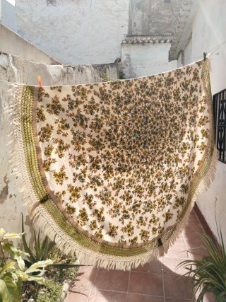 Cubre mesa andaluz floral redondo 2,10m
