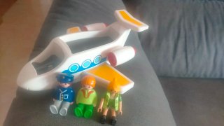 Avión Playmobil con 3 figuras