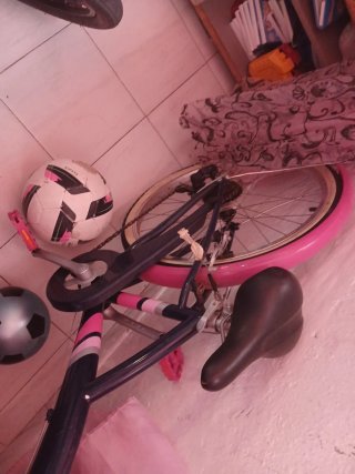 Bicicleta B'TWIN rosa y azul