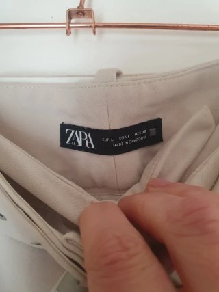Pantalón de pinzas de Zara