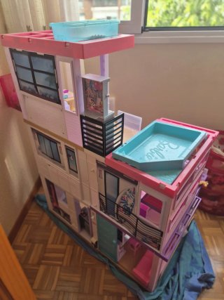 Casa Barbie Grande con Piscina y Accesorios