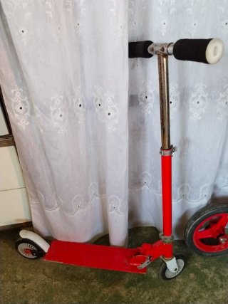 Bici y patinete infantil rojo