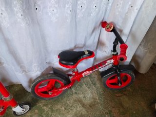 Bici y patinete infantil rojo