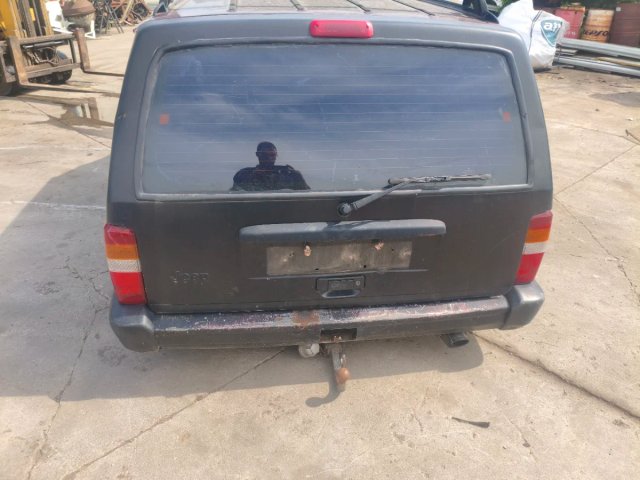 Despiece Jeep Cherokee 2.5 Carrocería