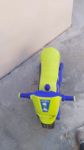 Moto correpasillos Juguettos