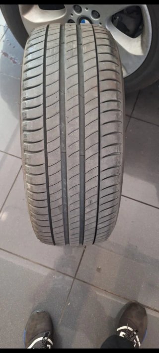 215/50 R18 92W