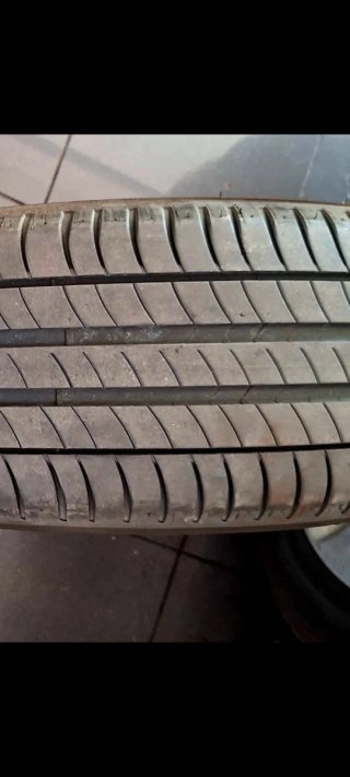 215/50 R18 92W