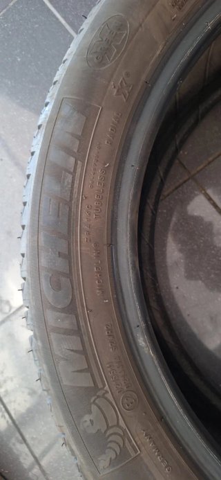 215/50 R18 92W