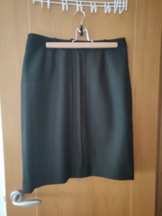 Falda negra mujer