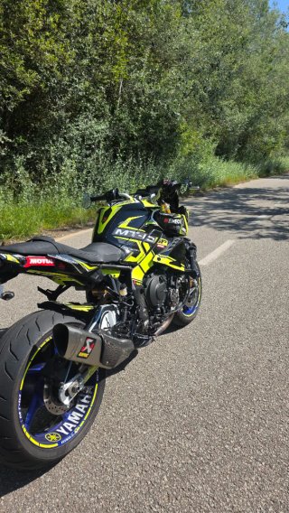 Yamaha MT10 SP Negra y Amarilla