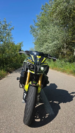 Yamaha MT10 SP Negra y Amarilla