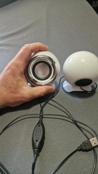 Altavoces PC Blancos USB y Jack
