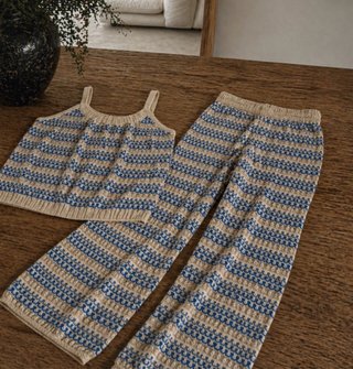 Conjunto de punto beige y azul De punto es precios
