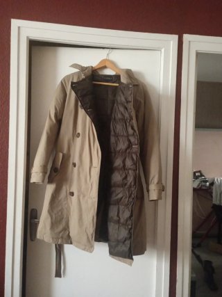 Gabardina beige con forro nórdico