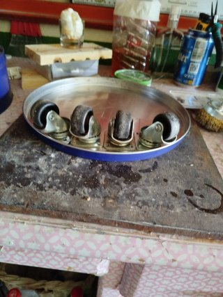 Rueda con rodamientos metálicos