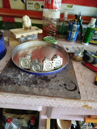 Rueda con rodamientos metálicos