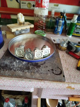 Rueda con rodamientos metálicos