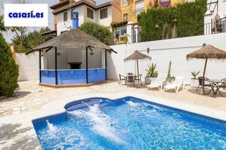 Casa adosada en venta en Crta. De la Sierra en Granada