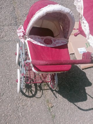 Carrito de muñecas clásico