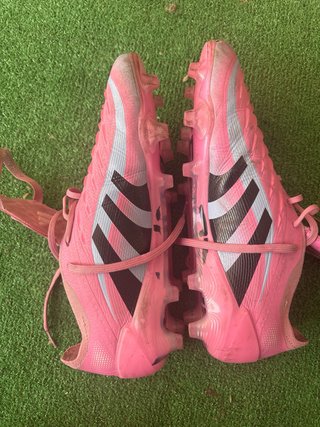 Botas de fútbol Adidas rosas