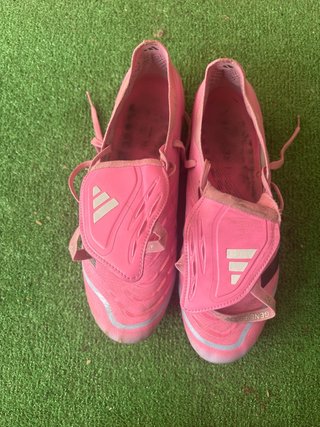 Botas de fútbol Adidas rosas