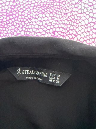 Camisa corta negra anudada