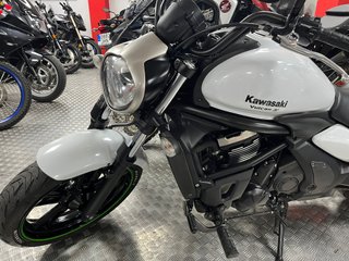 Kawasaki Vulcan S Blanca