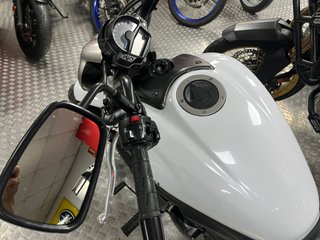 Kawasaki Vulcan S Blanca