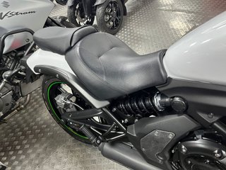 Kawasaki Vulcan S Blanca