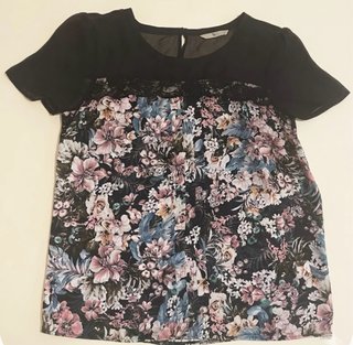 Blusa gasa floral negra y multicolor