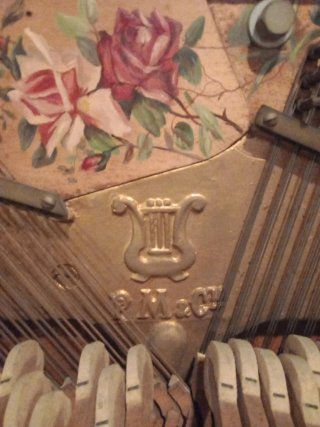 NO FUNCIONA - Piano antiguo. Se puede reparar