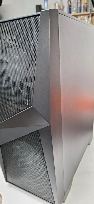 Caja MSI Forge 100M Negra