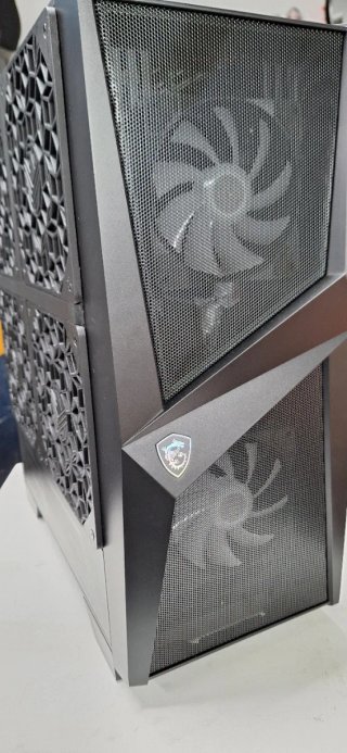 Caja MSI Forge 100M Negra
