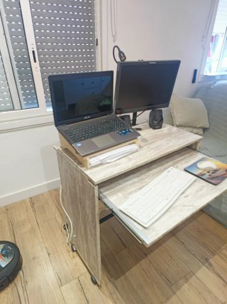Mesa Ordenador y silla.