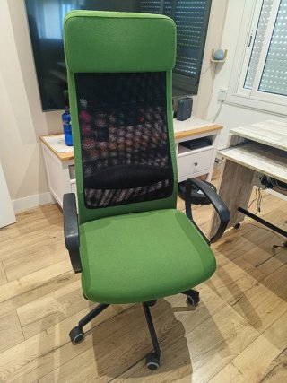 Mesa Ordenador y silla.