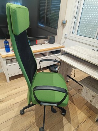 Mesa Ordenador y silla.