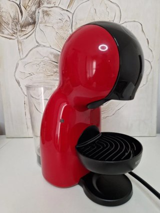 Cafetera Dolce Gusto Roja