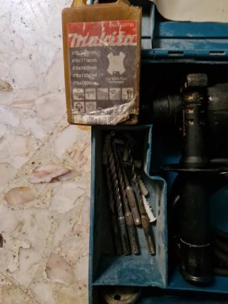 Taladro Percutor Makita HR2020