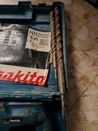 Taladro Percutor Makita HR2020
