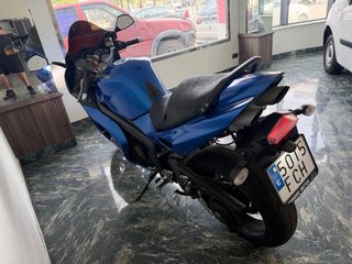 Triumph ST 1050 Sportbike Azul