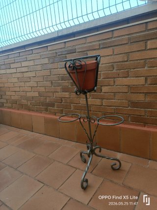 Portavasi in ferro battuto per 3 vasi