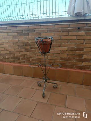 Portavasi in ferro battuto per 3 vasi