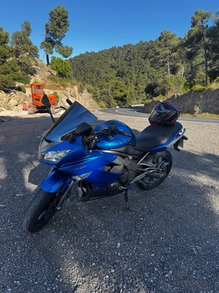 Kawasaki ER6F Azul Sportbike