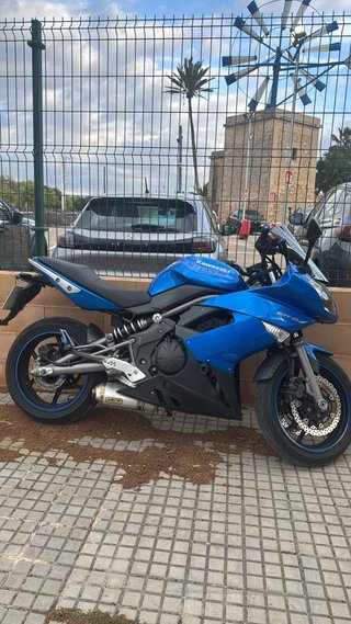 Kawasaki ER6F Azul Sportbike