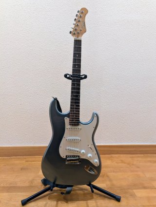 Guitarra EKO Strato S-300 + Ampli Marshall