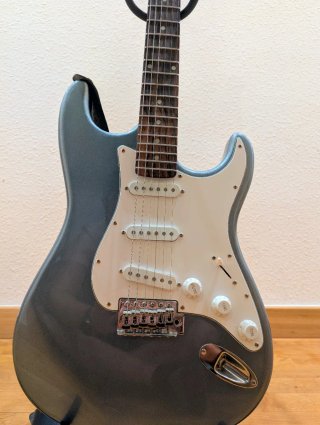Guitarra EKO Strato S-300 + Ampli Marshall