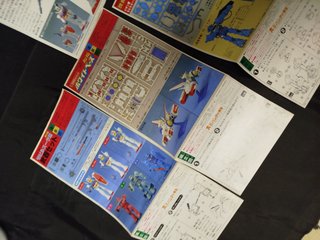 Manuali di assemblaggio di Gundam giapponesi in scala