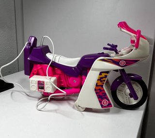 Moto barbie teledirigida