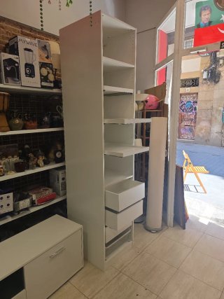 Estantería blanca modular