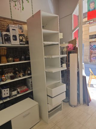 Estantería blanca modular